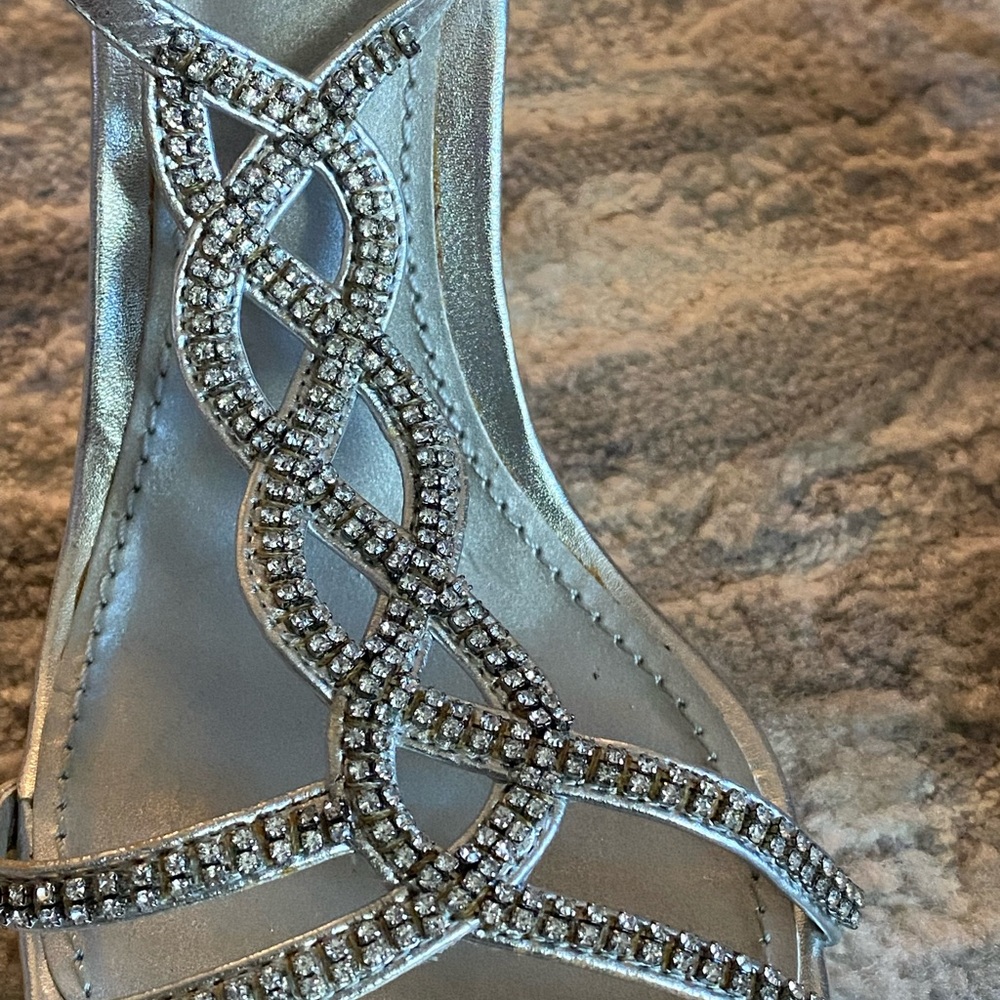 Linea Paolo Silver studded heels !! - Picture 6 of 6